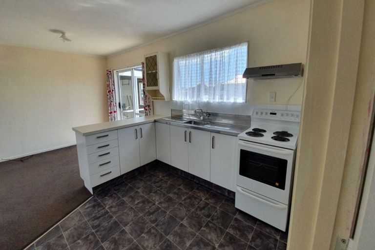 Photo of property in 2/353 Saint Aubyn, Moturoa, New Plymouth, 4310