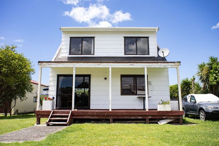 Photo of property in 12 Norfolk Place, Tairua, 3508