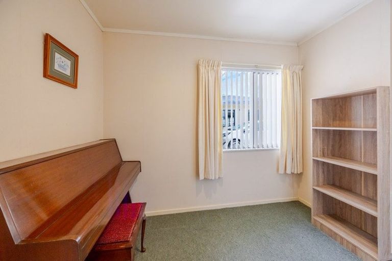 Photo of property in 1/305 Park Road South, Akina, Hastings, 4122