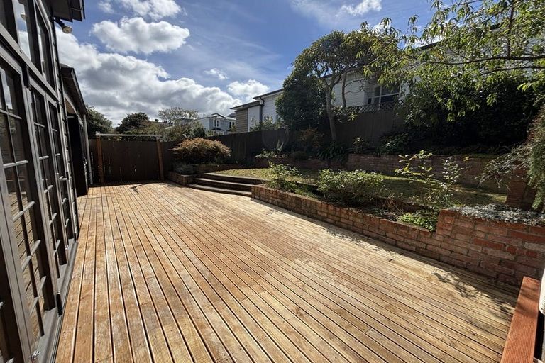 Photo of property in 17 Armour Avenue, Mount Victoria, Wellington, 6011