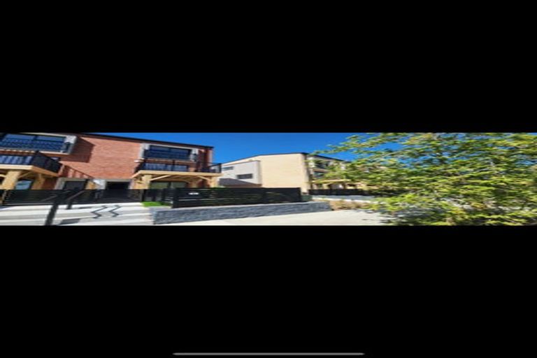 Photo of property in 23 Falcon Crescent, Hobsonville, Auckland, 0618