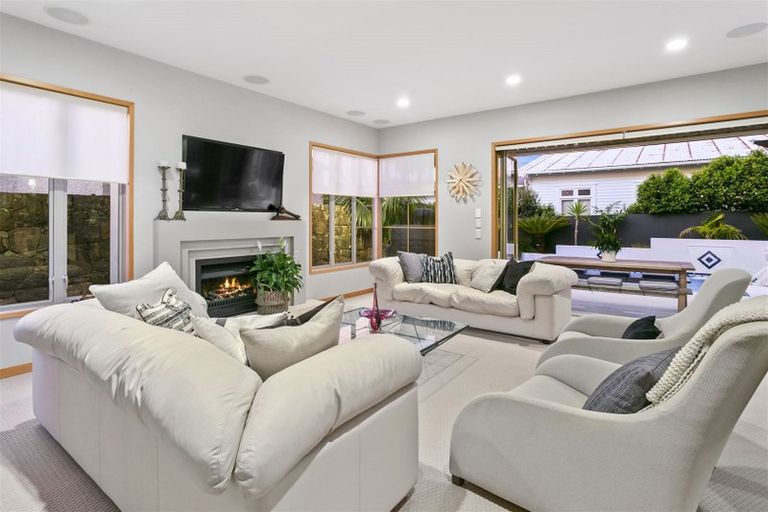 Photo of property in 4a Saltburn Road, Milford, Auckland, 0620