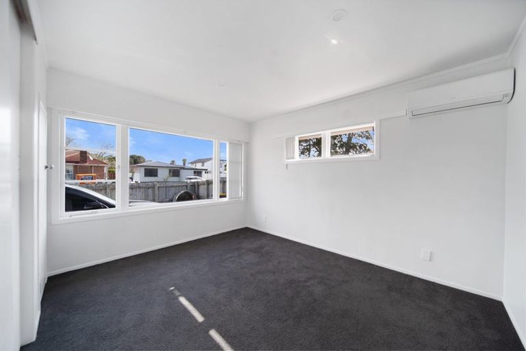 Photo of property in 51 Hallberry Road, Mangere East, Auckland, 2024