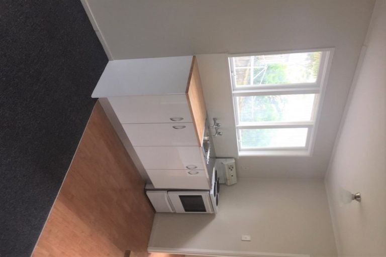 Photo of property in 9 Shale Avenue, Massey, Auckland, 0614