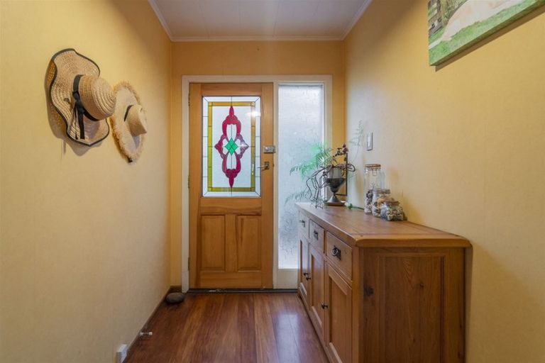 Photo of property in 142 Brunton Crescent, Thames, 3500