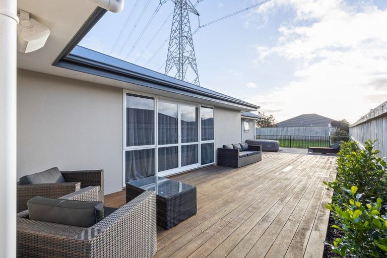 Photo of property in 4 Cyprus Place, Fitzherbert, Palmerston North, 4410