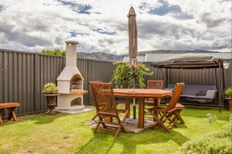 Photo of property in 23 Albert Drive, Clyde, 9330