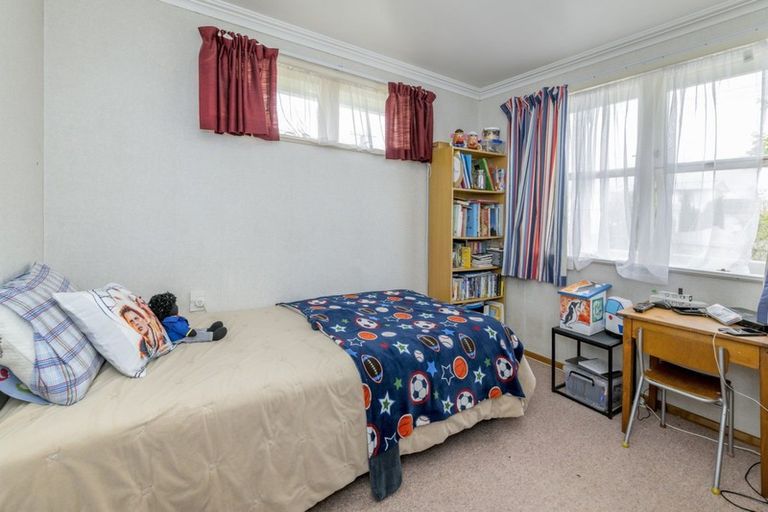 Photo of property in 35 Saint Annes Street, Levin, 5510