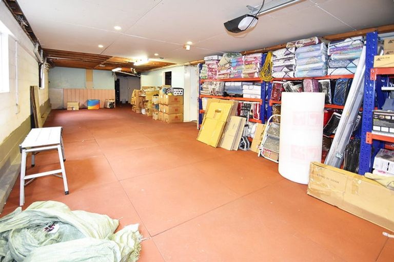 Photo of property in 26 Jaemont Avenue, Te Atatu South, Auckland, 0610