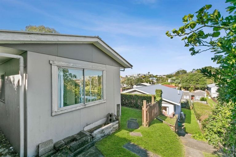 Photo of property in 10 Parris Street, Moturoa, New Plymouth, 4310