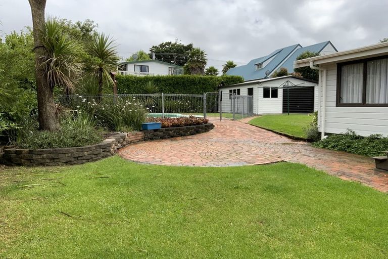 Photo of property in 17 Chablis Place, Henderson, Auckland, 0612