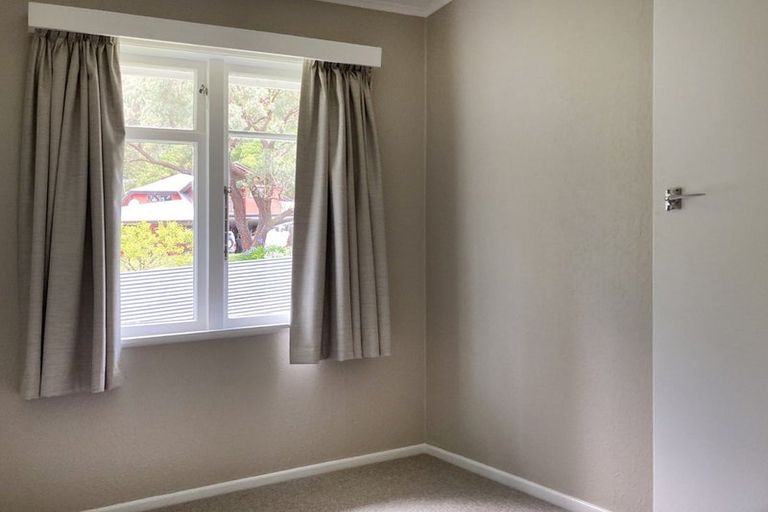Photo of property in 16 Lincoln Street, Picton, 7220
