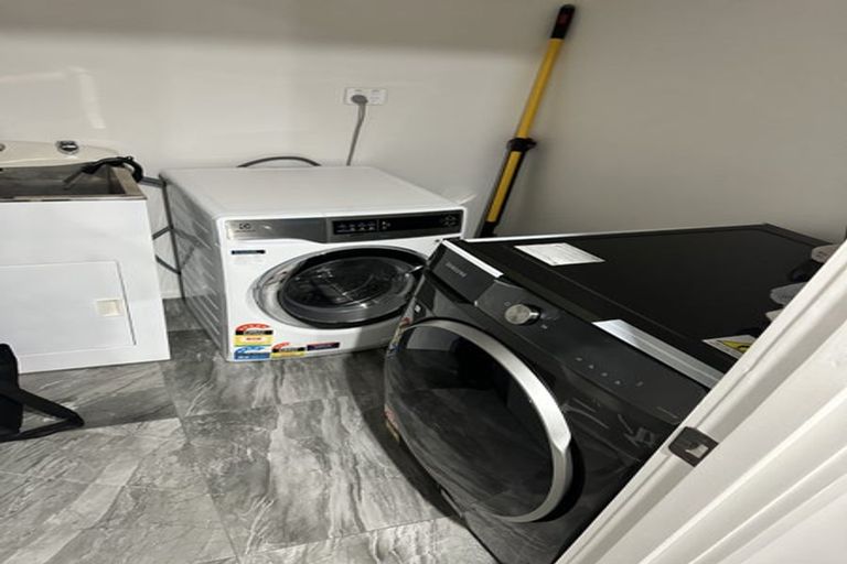 Photo of property in 2a Cobden Road, Bluff Hill, Napier, 4110