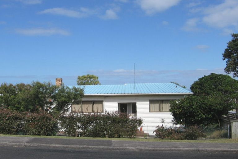 Photo of property in 25a Seaview Road, Castor Bay, Auckland, 0620