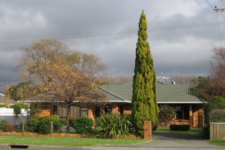 Photo of property in 270 Te Moana Road, Waikanae, 5036