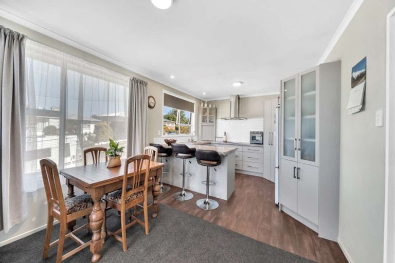 Photo of property in 1 Oxford Street, Holmes Hill, Oamaru, 9401