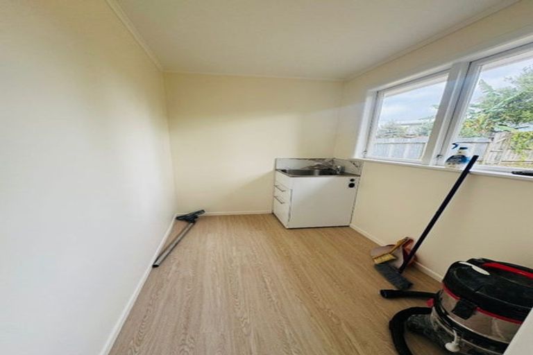 Photo of property in 1 Rondorlyn Place, Manurewa, Auckland, 2102