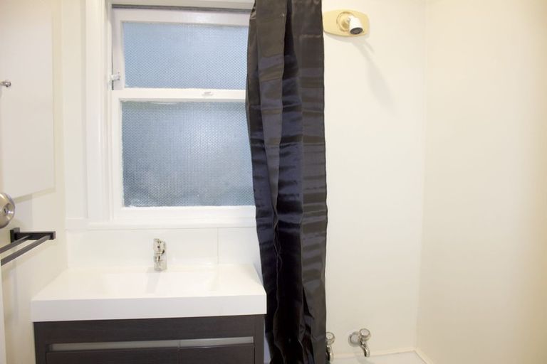 Photo of property in 6/49 Corunna Road, Milford, Auckland, 0620