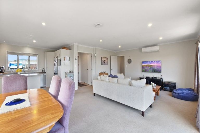 Photo of property in 27 Carroll Place, Owhata, Rotorua, 3010