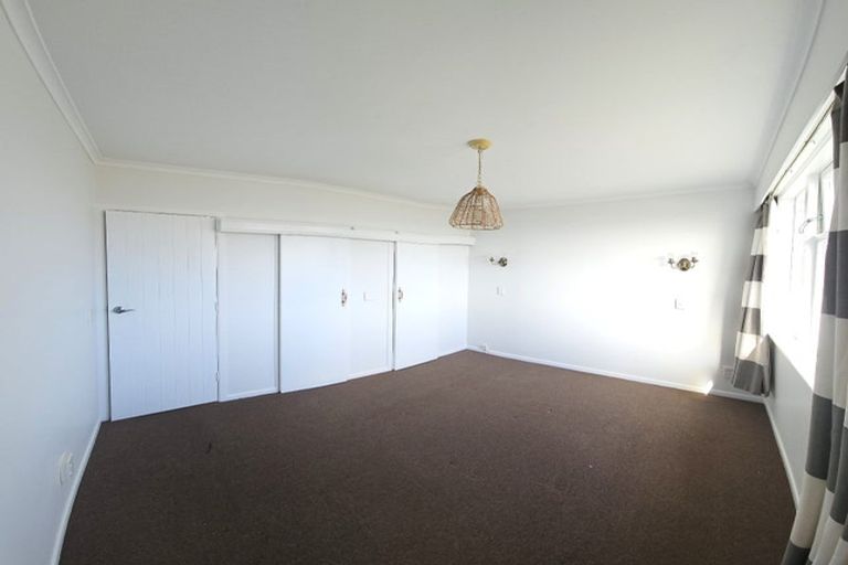 Photo of property in 170 The Esplanade, Island Bay, Wellington, 6023