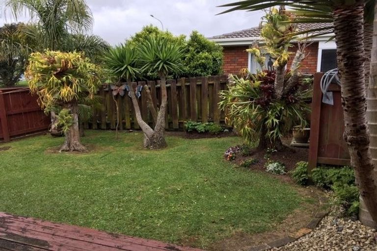 Photo of property in 2/527 Weymouth Road, Weymouth, Auckland, 2103