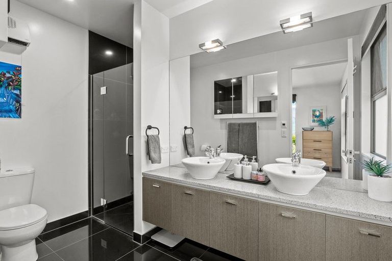 Photo of property in 13 Fantail Lane, Mount Creighton, Queenstown, 9371