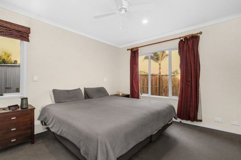 Photo of property in 5 Magic Way, Randwick Park, Auckland, 2105