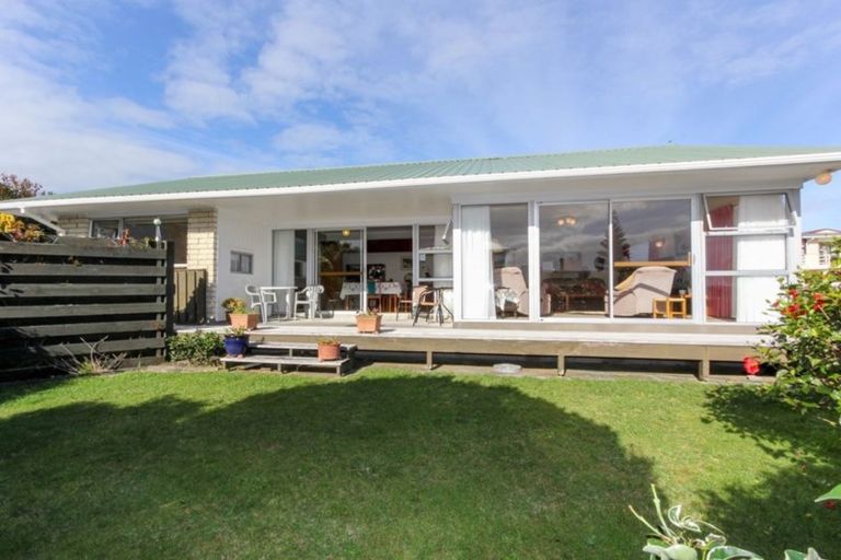 Photo of property in 5 Renown Place, Spotswood, New Plymouth, 4310