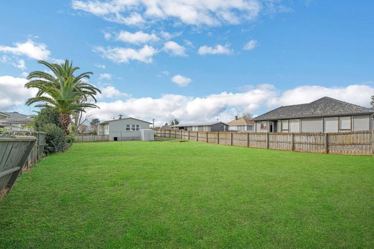 Photo of property in 76 Cambridge Terrace, Papatoetoe, Auckland, 2025