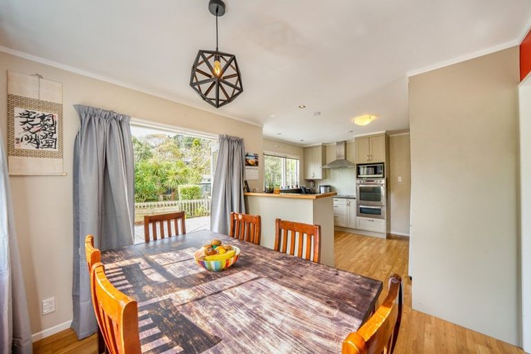 Photo of property in 11 Forest Road, Pinehaven, Upper Hutt, 5019