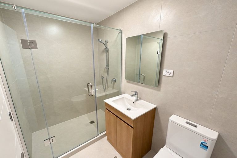 Photo of property in 2/20a Cleek Road, Mangere East, Auckland, 2024