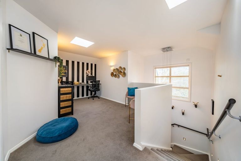 Photo of property in 355 Fergusson Drive, Heretaunga, Upper Hutt, 5018