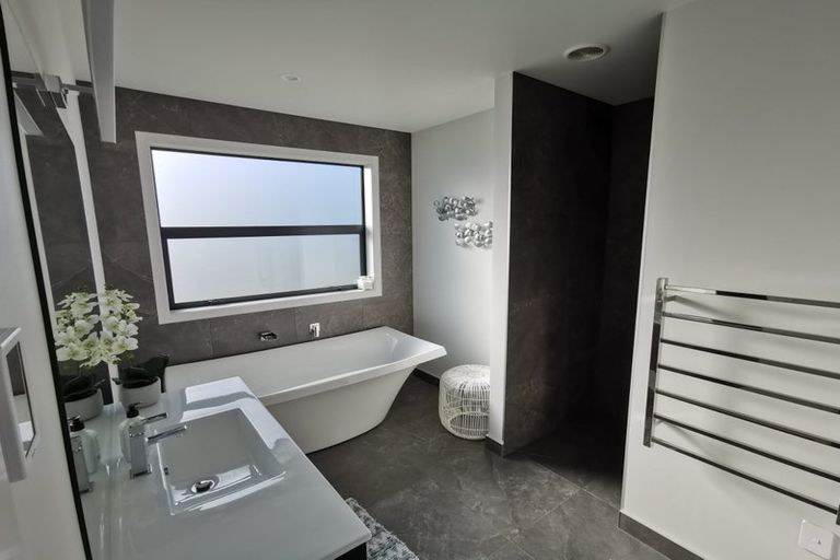 Photo of property in 5d East Ridge Grove, Newstead, Hamilton, 3286