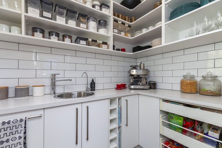 Photo of property in 3 Hihi Place, Waikanae, 5036