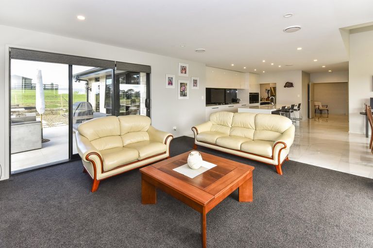 Photo of property in 133 Mcrobbie Road, Kingseat, Papakura, 2580