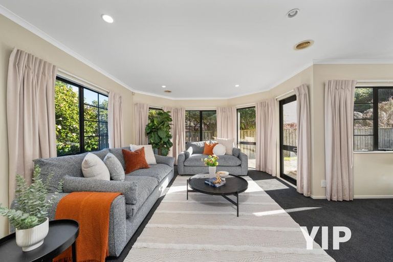 Photo of property in 13 Kilkelly Close, Tawa, Wellington, 5028
