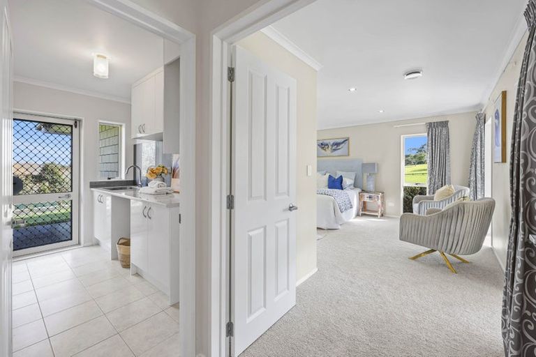 Photo of property in 289 Old North Road, Kumeu, 0892