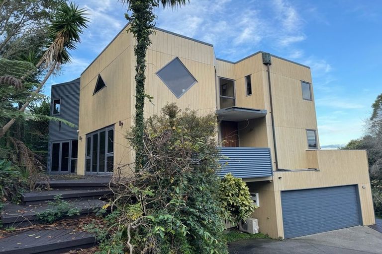 Photo of property in 49b Noeleen Street, Glenfield, Auckland, 0629