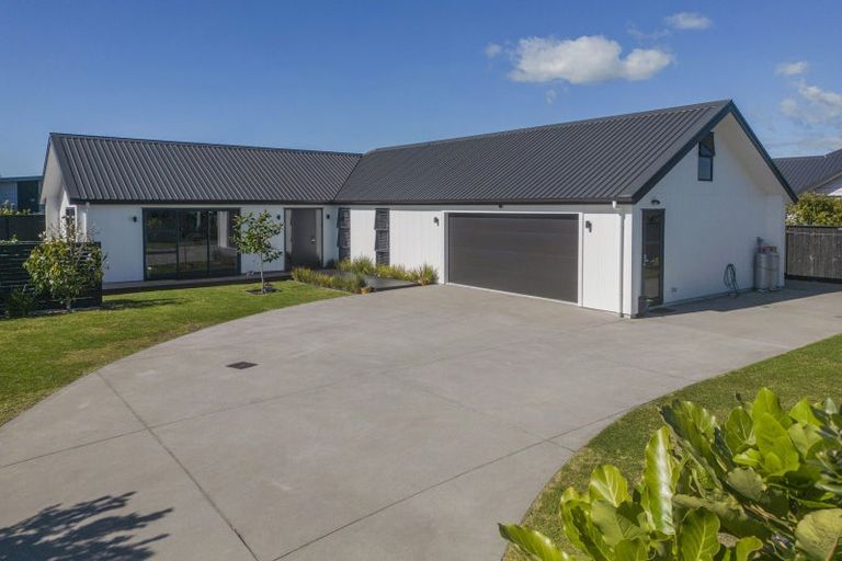 Photo of property in 128 Kupe Drive, Whitianga, 3510