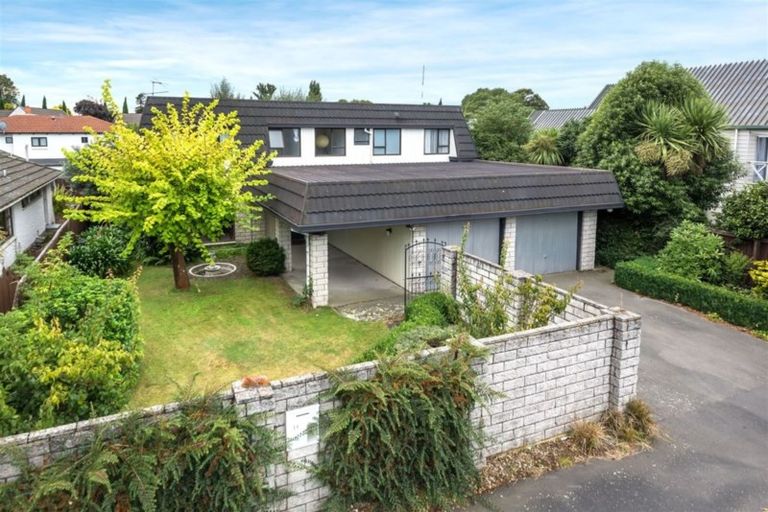 Photo of property in 11 Jamell Place, Avonhead, Christchurch, 8042