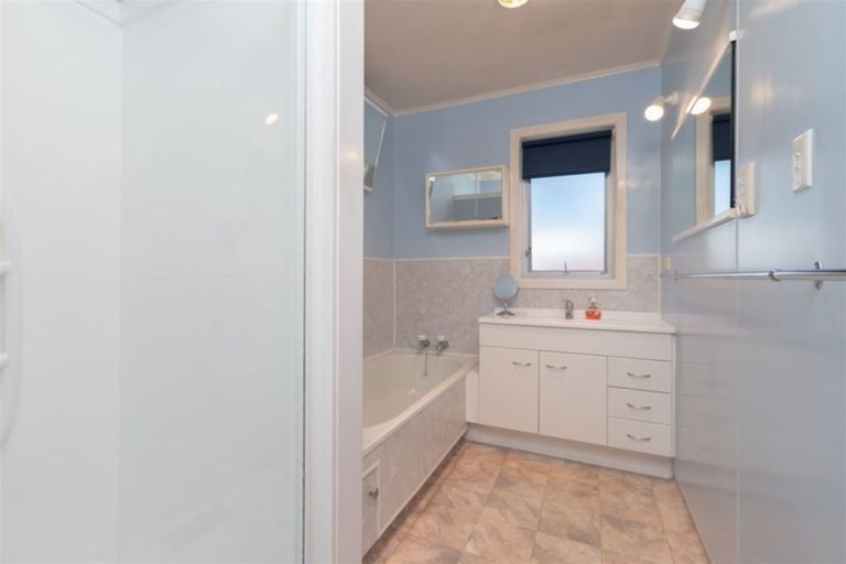 Photo of property in 27 Acacia Crescent, Glenview, Hamilton, 3206