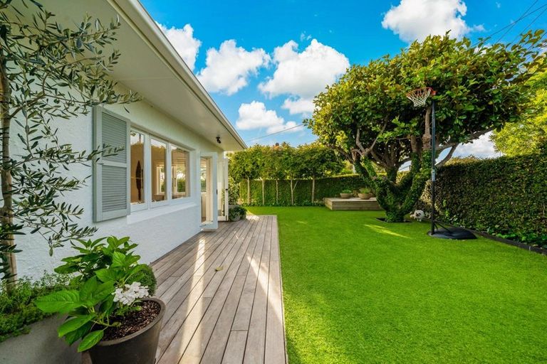 Photo of property in 3 Palmer Crescent, Mission Bay, Auckland, 1071