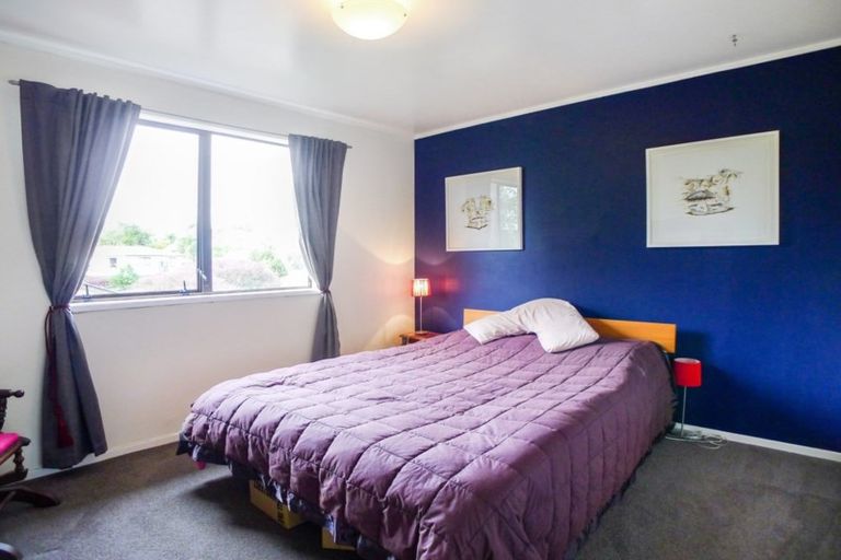 Photo of property in 16 Panzic Place, Glen Eden, Auckland, 0602