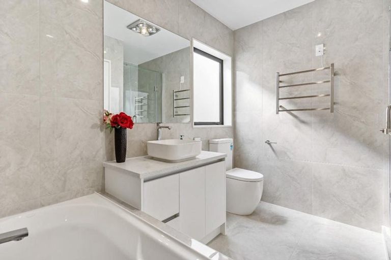 Photo of property in 69 Arimu Road, Papakura, 2110