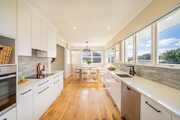 Photo of property in 5 Arnot Avenue, Clouston Park, Upper Hutt, 5018