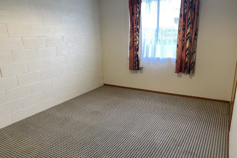 Photo of property in 2/806 Lyell Street, Akina, Hastings, 4122