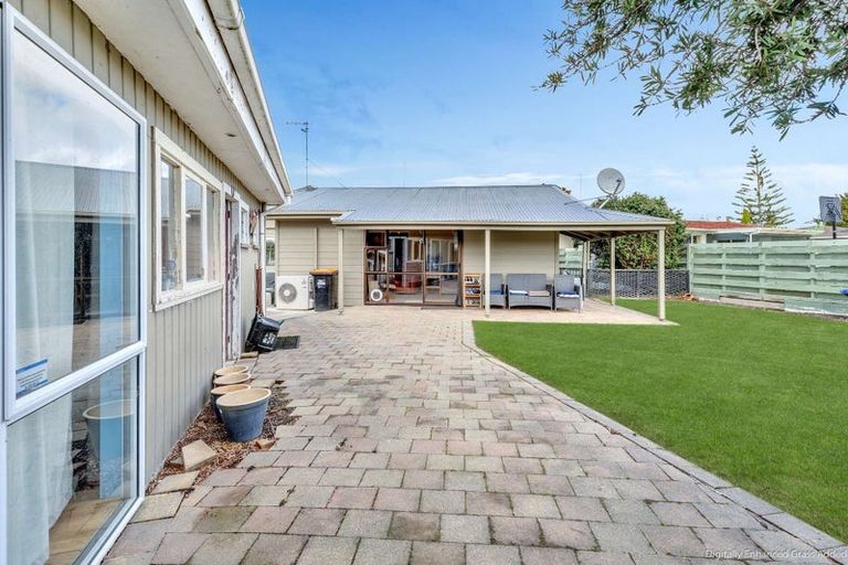 Photo of property in 34 John F Kennedy Drive, Milson, Palmerston North, 4414