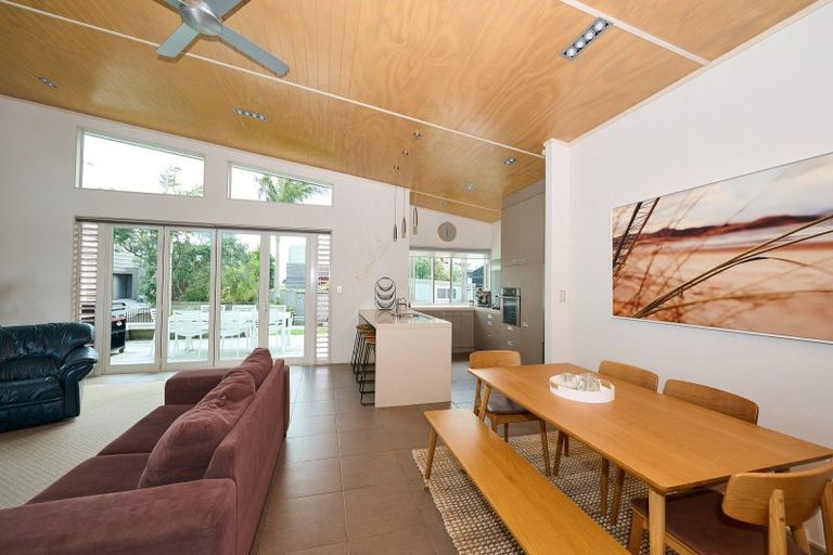 Photo of property in 156 Sands Crescent, Matarangi, Whitianga, 3592