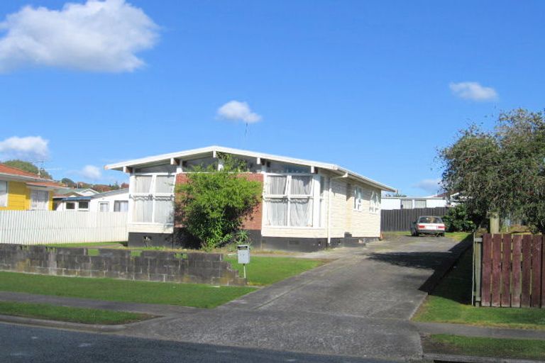 Photo of property in 9 Serrano Place, Clover Park, Auckland, 2023