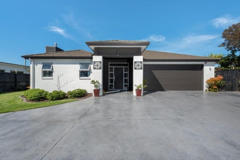 Photo of property in 134 Oriental Parade, Papamoa Beach, Papamoa, 3118